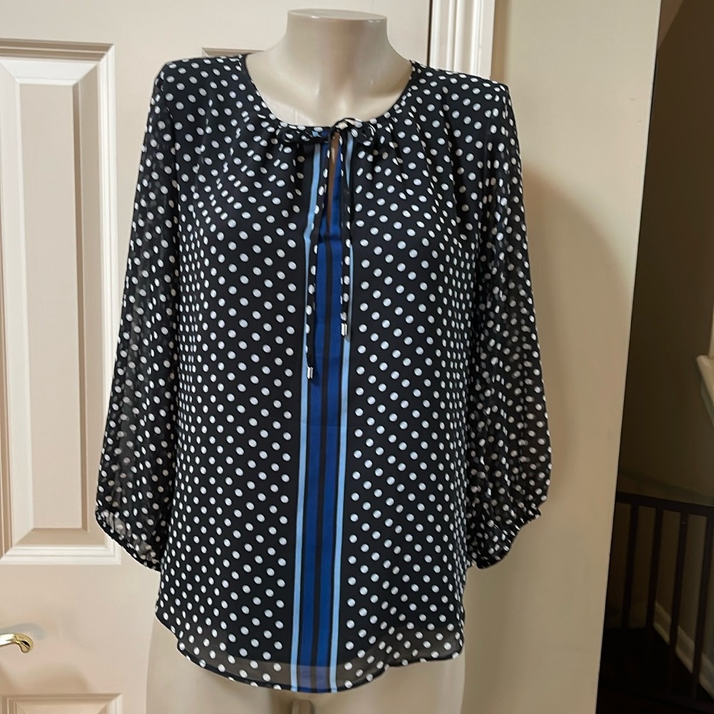 White House Black Market polka Dot Blouse, size med